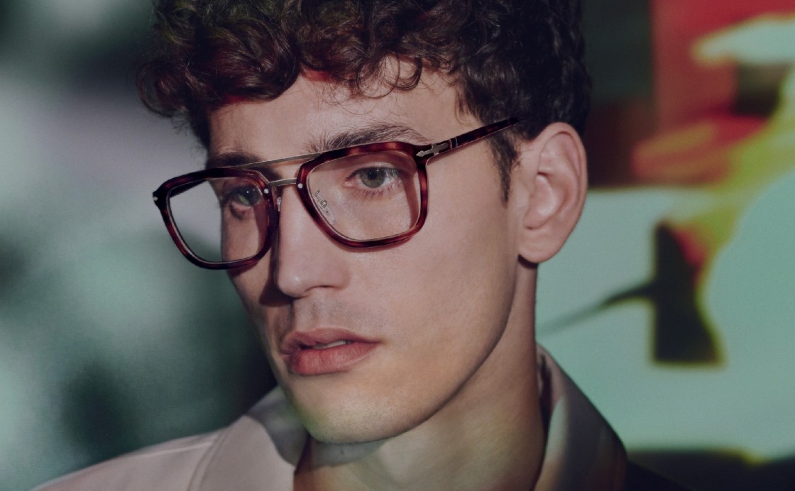 Persol: Mann mit Brille